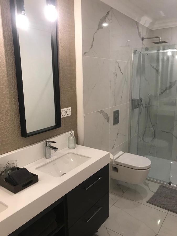 Lazare Maison De Maitre , Appartements De Standing Avec Parking Privatif A Seulement 7 Minutes A Pied Du Centre Historique De Béziers Exterior foto