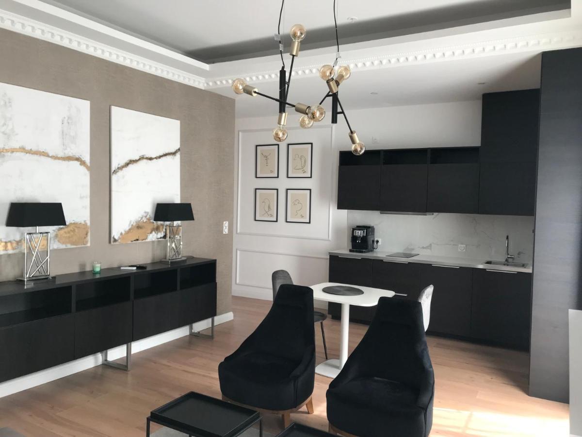 Lazare Maison De Maitre , Appartements De Standing Avec Parking Privatif A Seulement 7 Minutes A Pied Du Centre Historique De Béziers Exterior foto